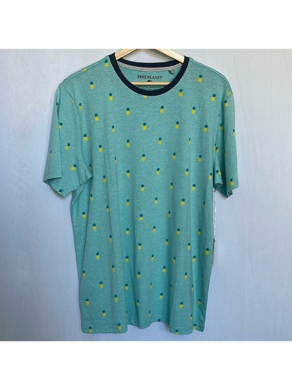 NWT Free Planet Men Blue Yellow Pineapple Overall Print T-Shirt Size L Crew Neck